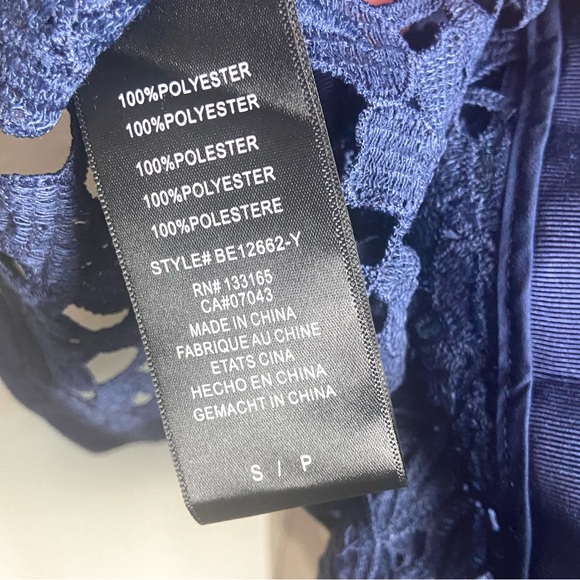 Anthropologie Eri + Ali Remy Navy Eyelet Lace Peplum Top- Size Small - Picture 13 of 14